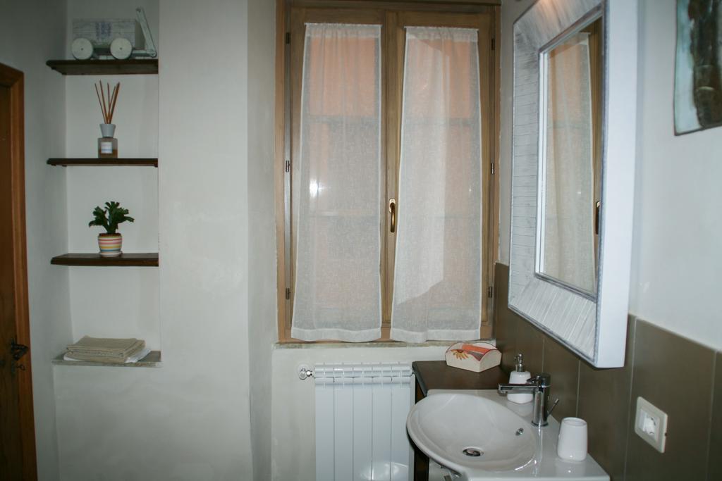 Residenza Fra Le Torri - Charme & Art Gallery Home أريتسو الغرفة الصورة