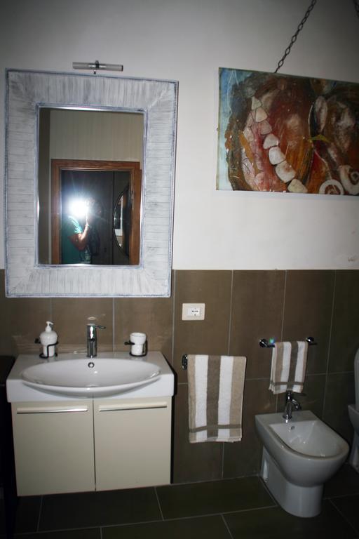 Residenza Fra Le Torri - Charme & Art Gallery Home أريتسو الغرفة الصورة