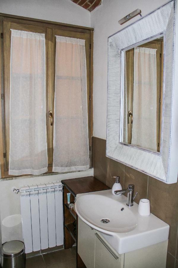 Residenza Fra Le Torri - Charme & Art Gallery Home أريتسو المظهر الخارجي الصورة